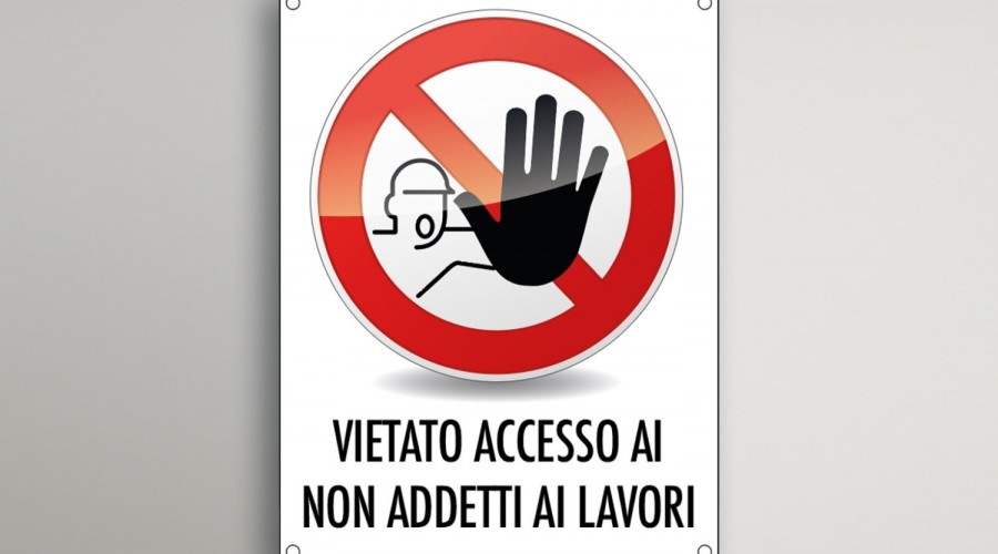 vietatolaccesso.jpg